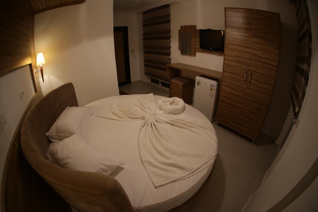 Araucaria Pension Antalya Rom bilde